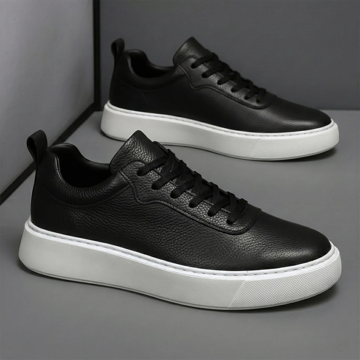 Sneakers Noir en Cuir Grainé - Tres Confortable