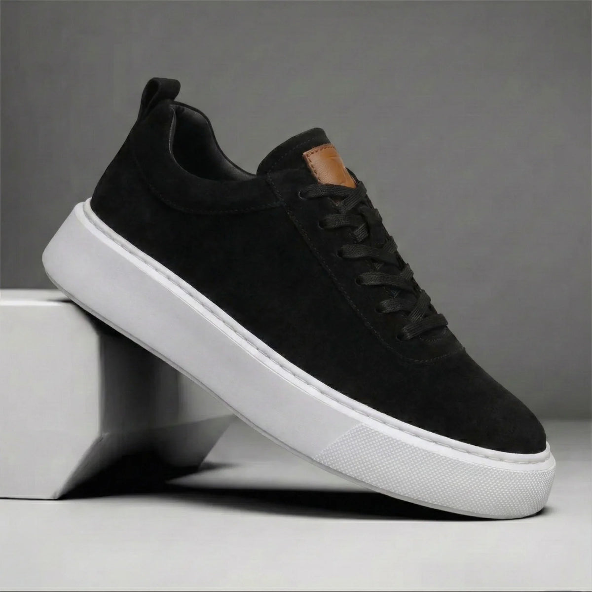 Sneakers Noir en Daim - Tres Confortable