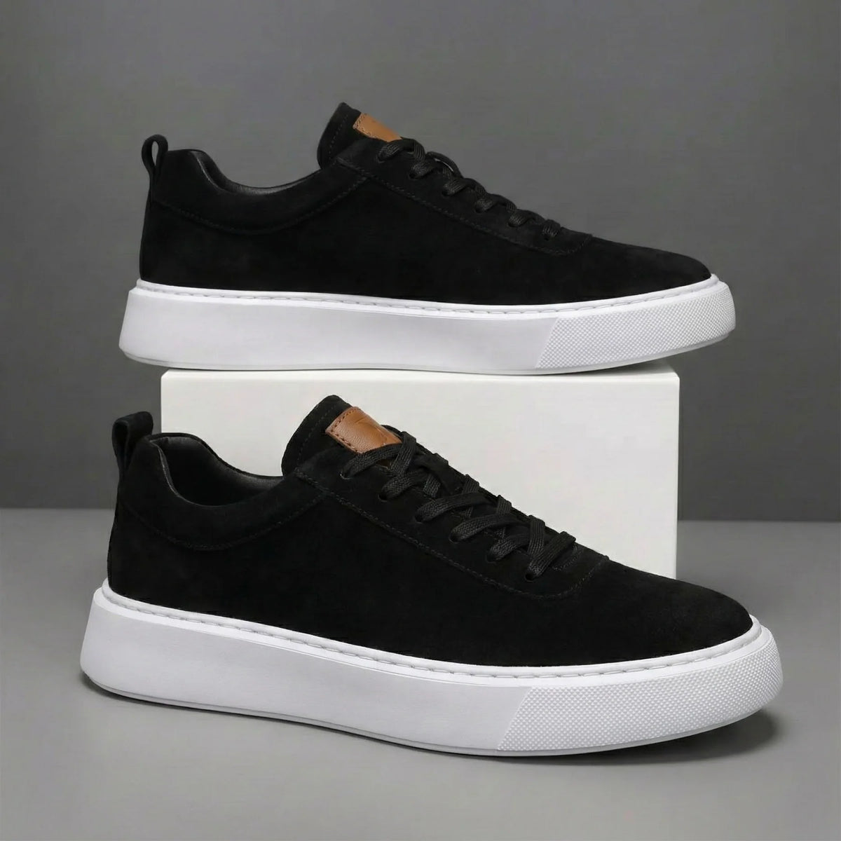 Sneakers Noir en Daim - Tres Confortable